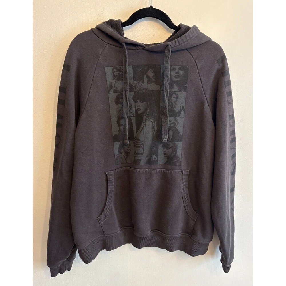 2023 Taylor Swift The Eras Tour Official Merch Black Hoodie Sweatshirt Size XS‎